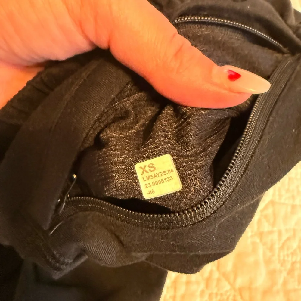 Lululemon Black Jogger Pant - Picture 4 of 4